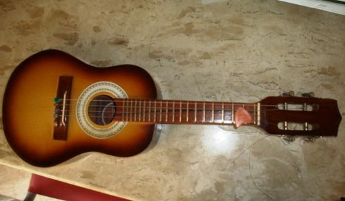 Cavaquinho.jpg Cavaquinho.jpg