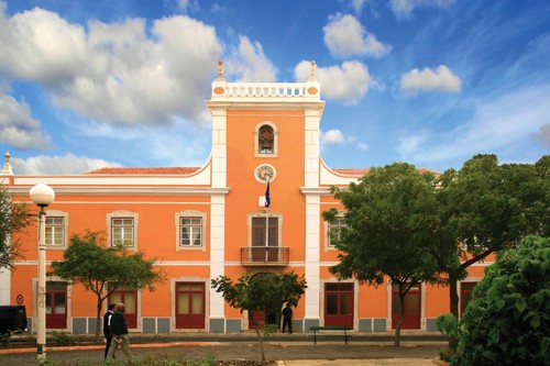 Câmara Municipal da Praia.jpg Câmara Municipal da Praia.jpg
